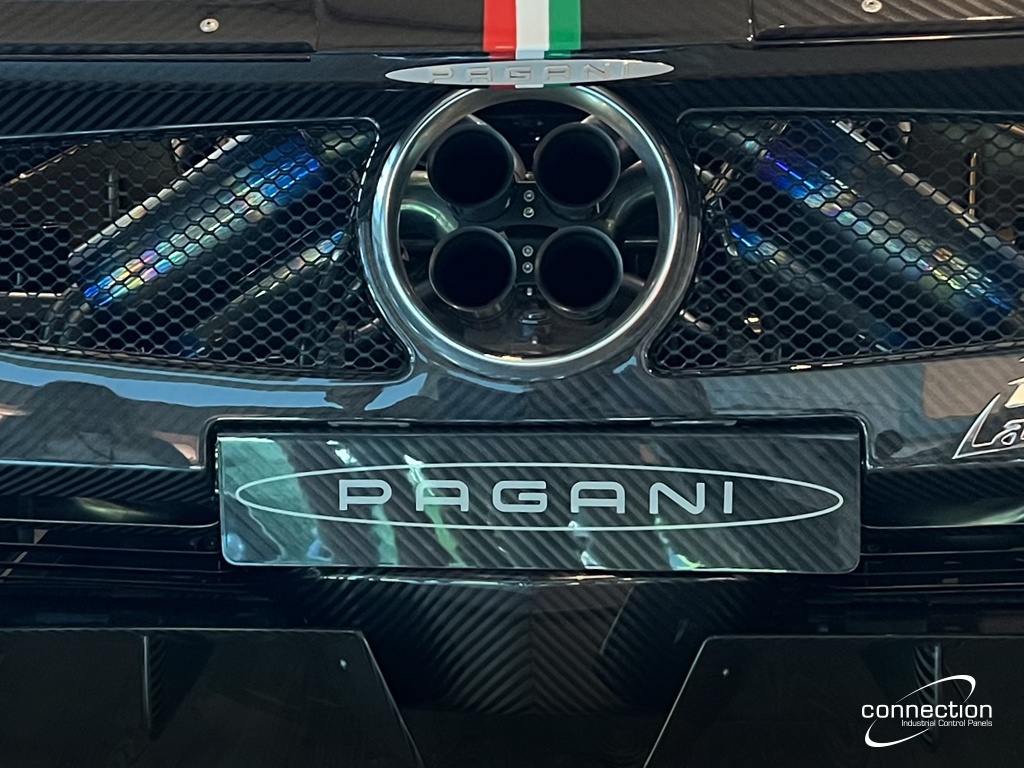Connection-Ferrari-Pagani-CAR-RACE-SPORT-02